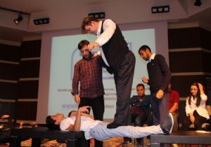 Demirbüken, öğrencileri hipnozla uyuttu 