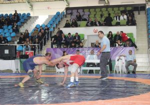 Pasinler Güreş Takımı 2'inci oldu