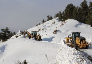 Kapanan 32 köy yolu ulaşıma açıldı
