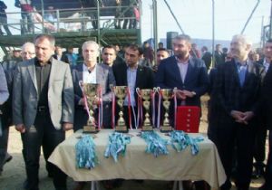 Şampiyonun adı: Kombina Atlı Cirit 