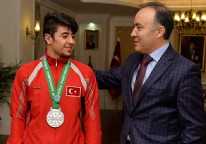 Altıparmak: ‘Erzurum adına gurur duyduk'