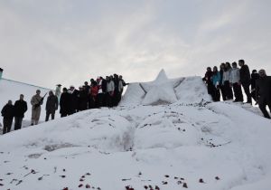 Şühedaya sanatla vefa