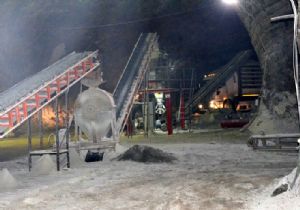 Karla mücadele tuzu Doğu'dan
