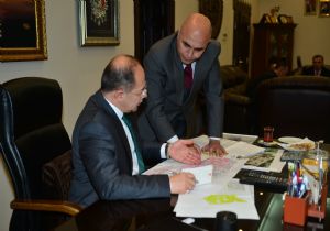 Akdağ'dan hizmet siyaseti vurgusu