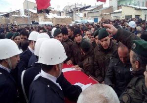Şehit Erbay tekbirlerle uğurlandı