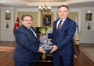 Altıparmak Rektör Doğru'yu ağırladı