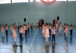 Minik öğrencilerden coşkulu şenlik