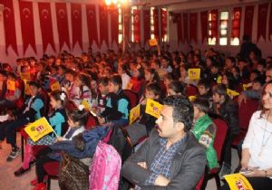 Horasanlı çocuklar tiyatroda buluştu