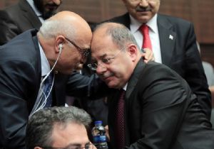 Akdağ, haberi Grup Toplantısı'nda aldı