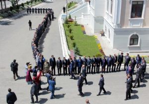 Vali Azizoğlu göreve başladı