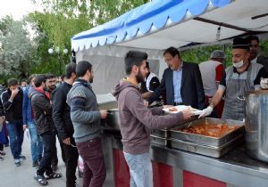 Palandöken'de 7 yıldır yaşatılan AK gelenek