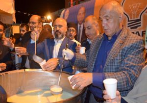 Ilıcalı'dan demokrasi nöbetçilerine sahlep ikramı