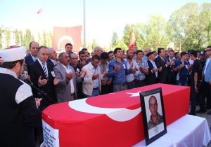 Şehid Avcı tekbirle uğurlandı