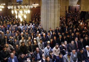 8 camide hatimle teravih kılınacak