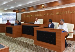 ‘Hizmet yolunda bizi kimse yıldıramaz'