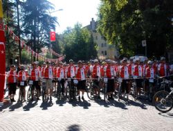 Şehitler için pedal çeviriyorlar
