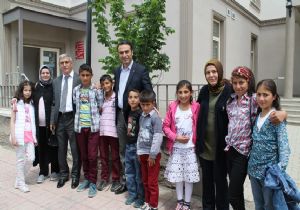 Çat Kaymakamlığı yetimleri sevindirdi