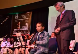 ‘AK İktidarı alkışlayalım..'