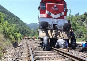 Kapanan demir yolu ulaşıma açıldı