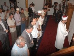 Tarihi camide ilk teravih namazı 