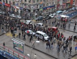 Bölücülere lanet yağdırdılar