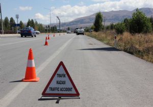 Horasan Y.Aktaş'ta  trafik kazası: 6 yaralı
