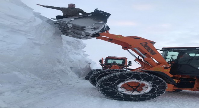 5 metrelik kar engeli 1 ay sonra aşıldı