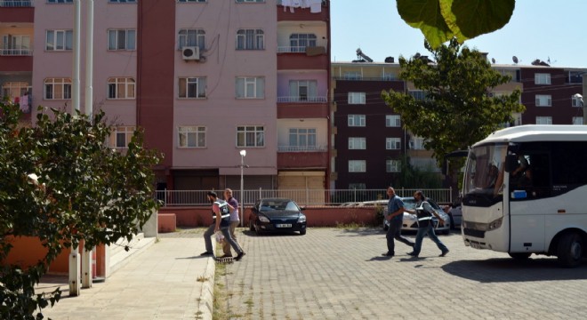 6 polis tutuklandı