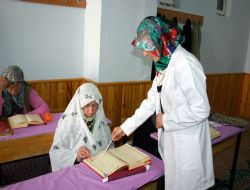 78 yaşında Kur'an öğrendi