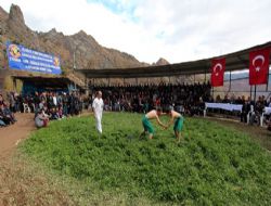 Üzümbağı'nda er meydanı vardı