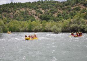 Munzır'da 19 Mayıs Raftingi