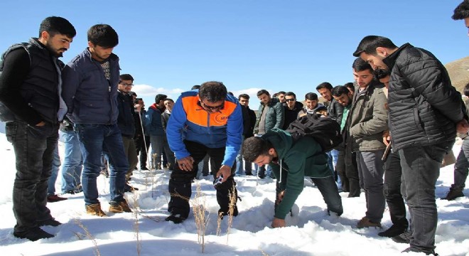 AFAD Erzurum'dan eğitime destek