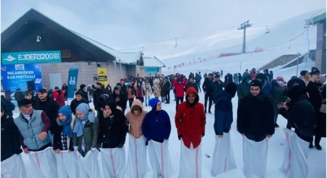 AK Gençlik'ten Palandöken'de kar festivali
