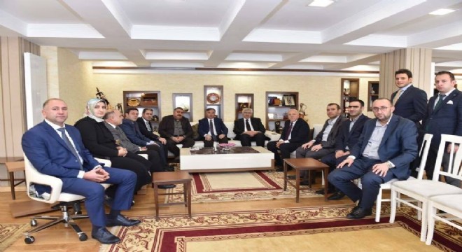 AK Parti Yönetiminden istişare turu