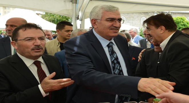 AK Parti'de bayramlaşma