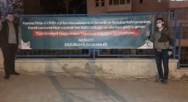AK Parti'den pankartlı destek