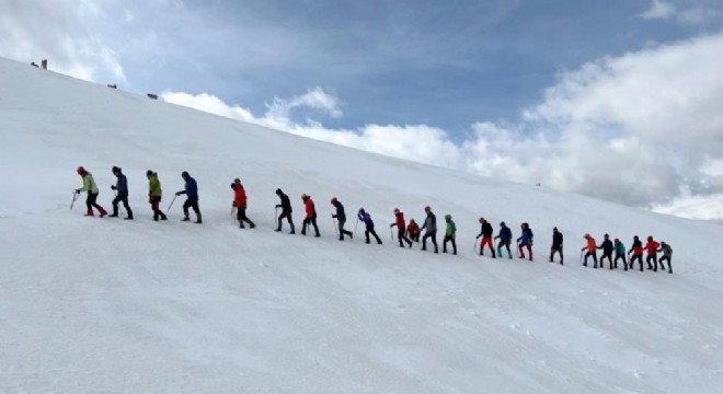 AKUT Zigana Dağı'nda kış eğitimi gerçekleştirdi