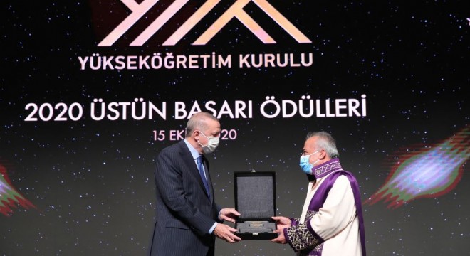 ATAUNİ'ye Kurumsal Başarı ödülü