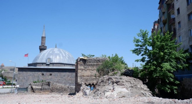 Ahi Toman'a vefa