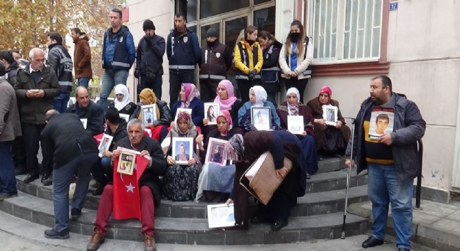 Ailelerin evlat nöbeti 122'inci gününde