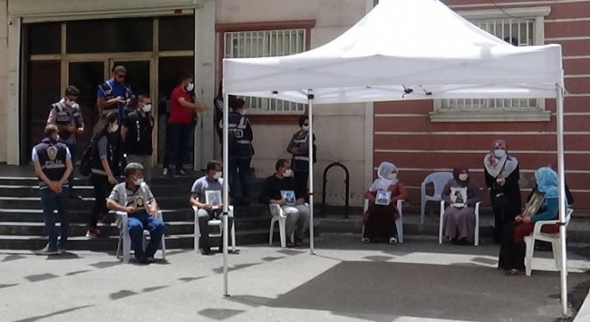 Ailelerin evlat nöbeti 272'nci gününde