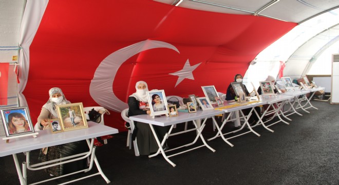 Ailelerin evlat nöbeti 324'üncü gününde