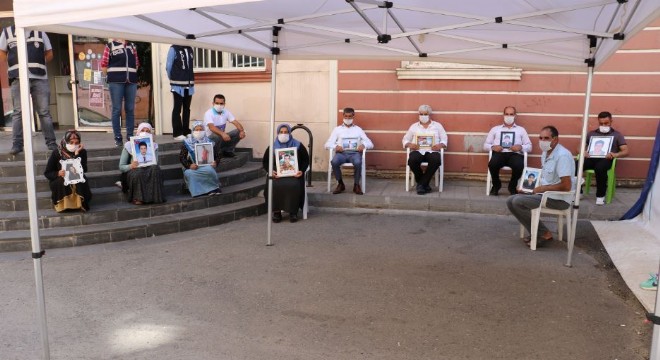 Ailelerin evlat nöbeti 389'uncu gününde