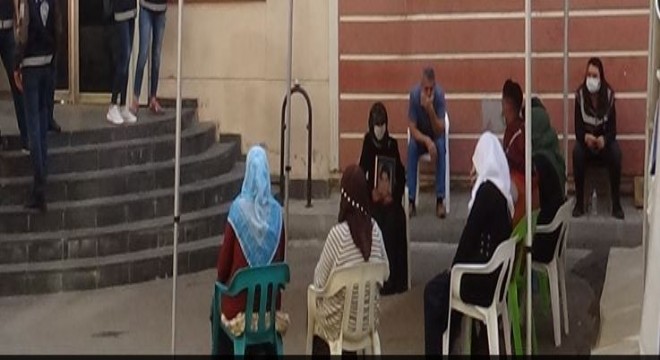 Ailelerin evlat nöbeti 425'inci gününde