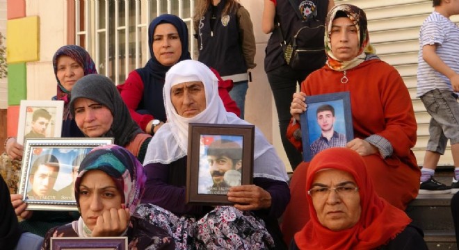 Ailelerin evlat nöbeti bin 122'inci gününde