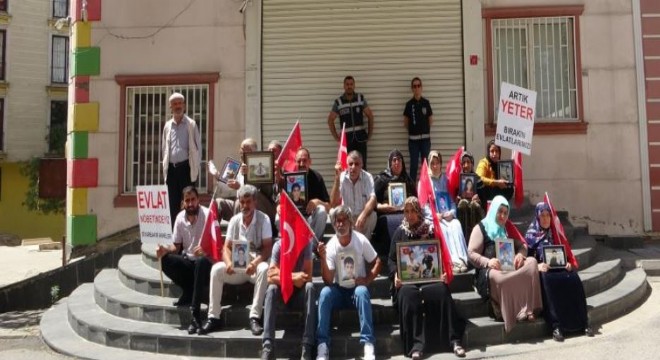 Ailelerin evlat nöbeti bin 32'nci gününde