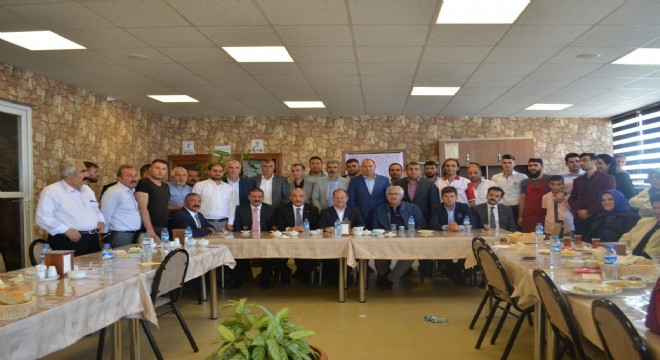 Ak Partililer bayram coşkusunu paylaştı