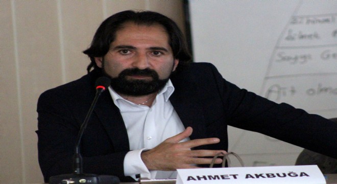 Akbuğa'dan İletişimcilere Uygulamalı Gazetecilik dersi