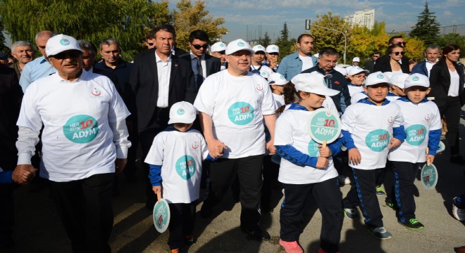 Akdağ'dan “Her Gün 10 Bin Adım” çağrısı
