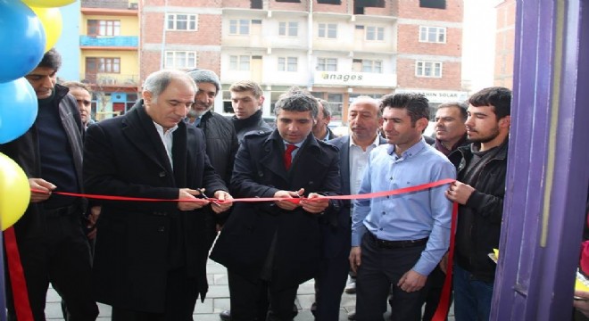 Ala Oltu'da işyeri açılışına katıldı